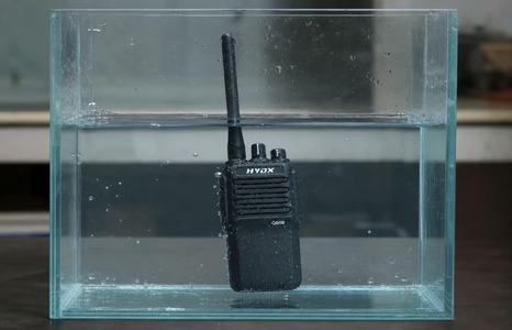 针对廉价对讲机防水虚标乱象：教你3个专业验货检测技巧，批量采购精准避坑