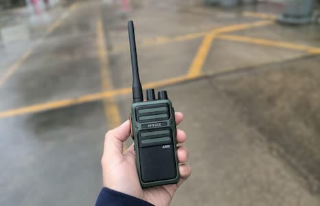 酒店物业对讲机怎么选？HYDX A800 全面满足你的通信需求